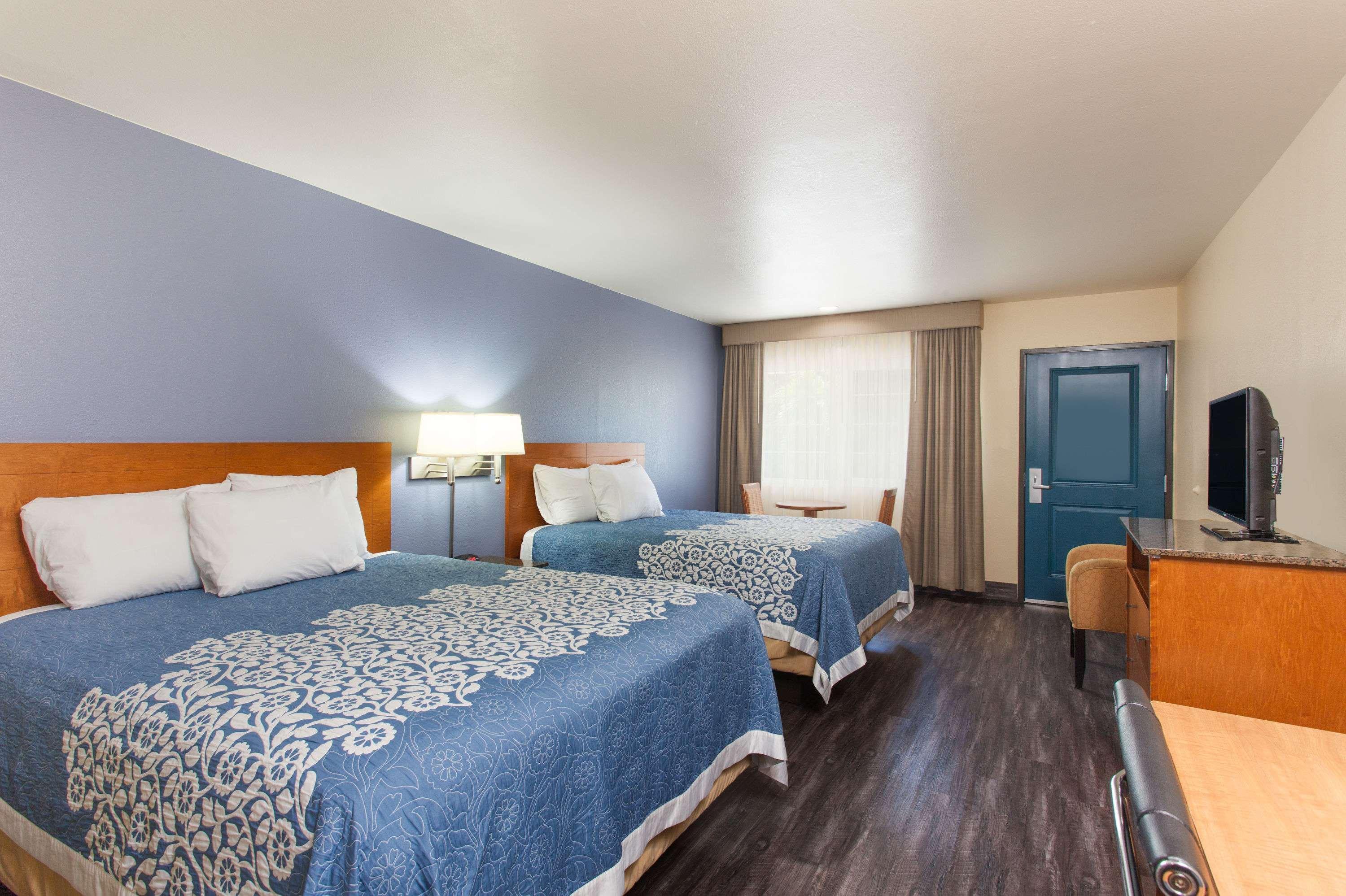 Days Inn By Wyndham San Diego-East/El Cajon Bagian luar foto